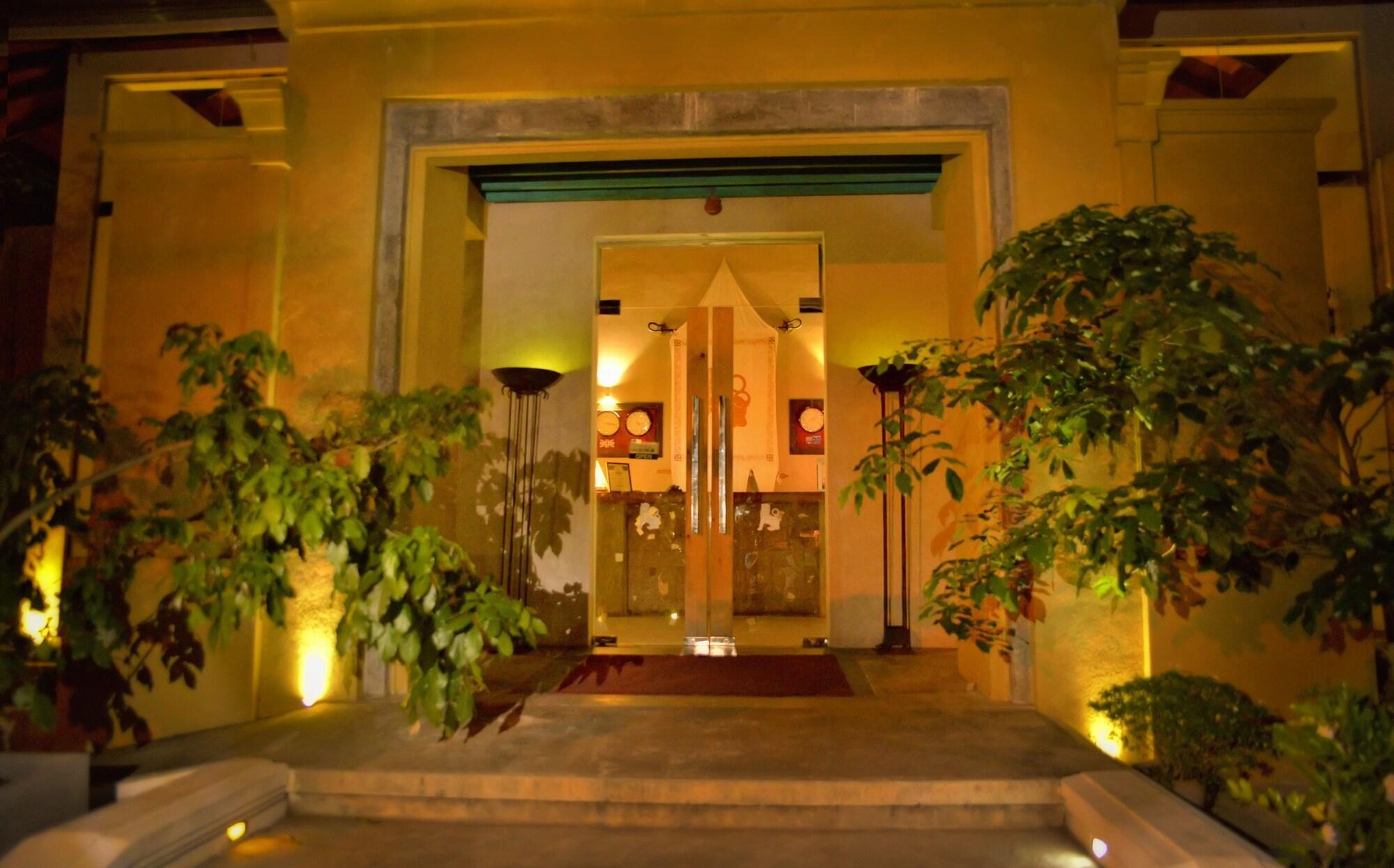 Bar/Salón Ceylan Lodge