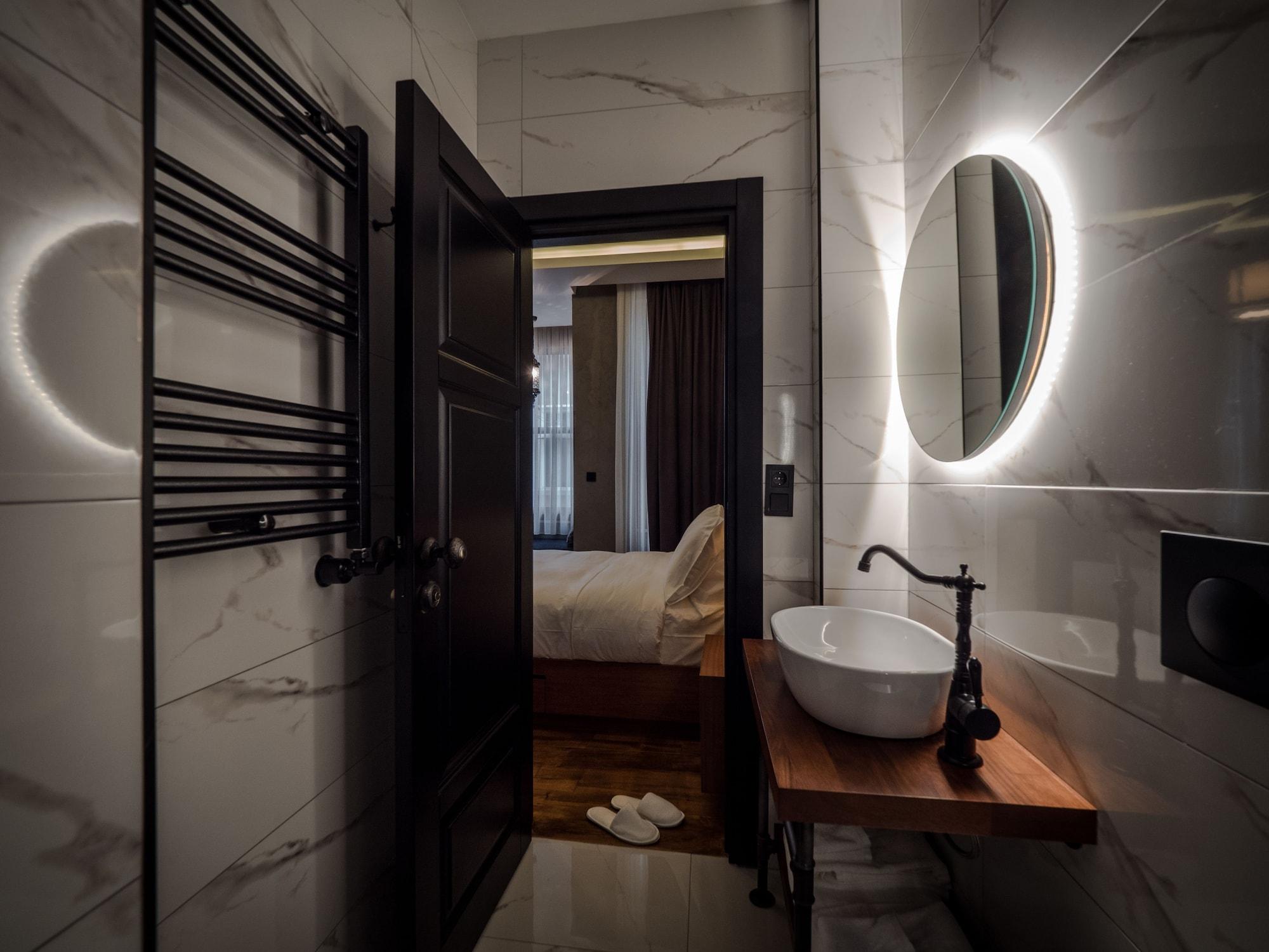 Varios GalataCo Hotel