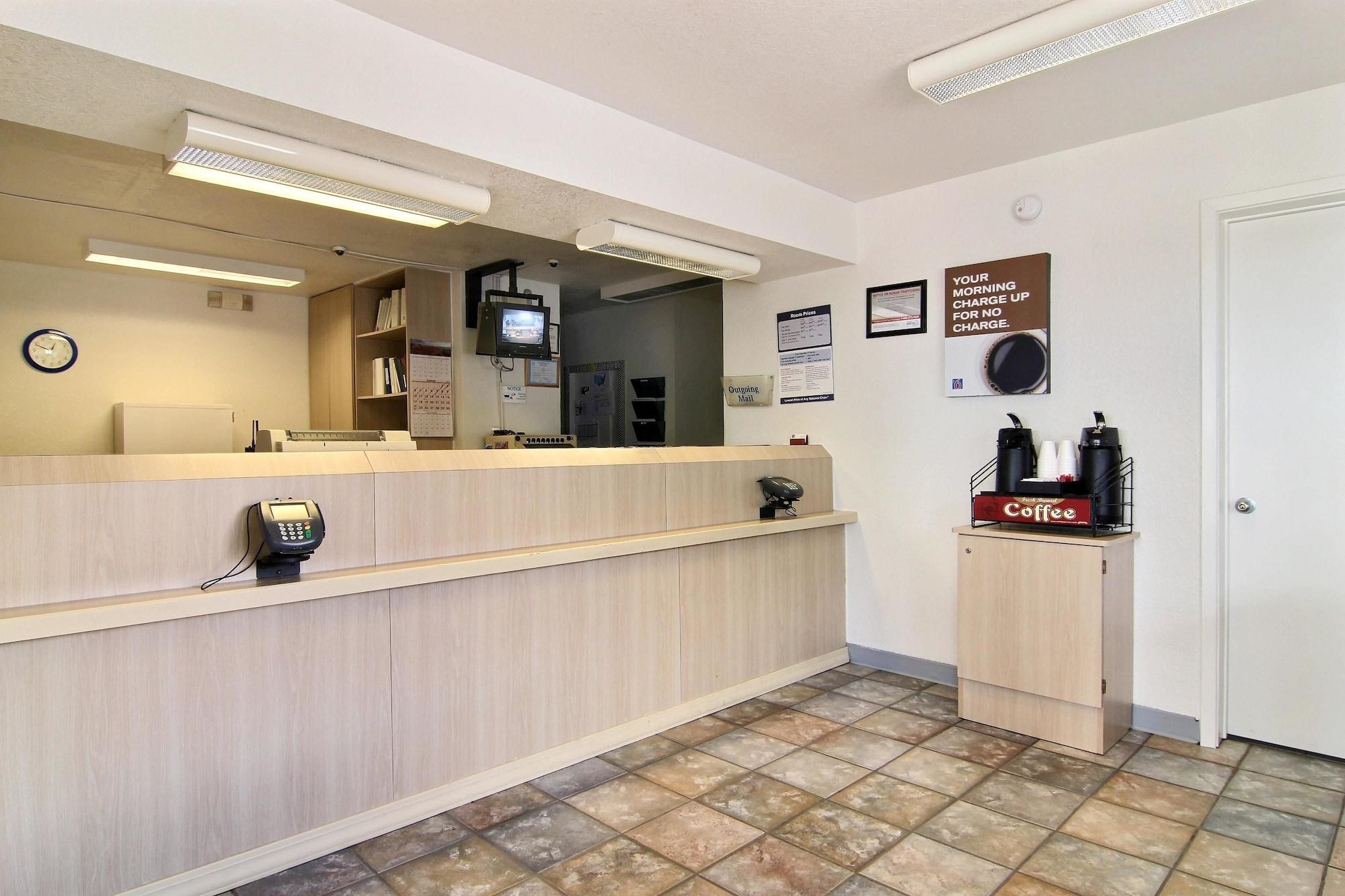 Vista Lobby Motel 6 Gallup, NM