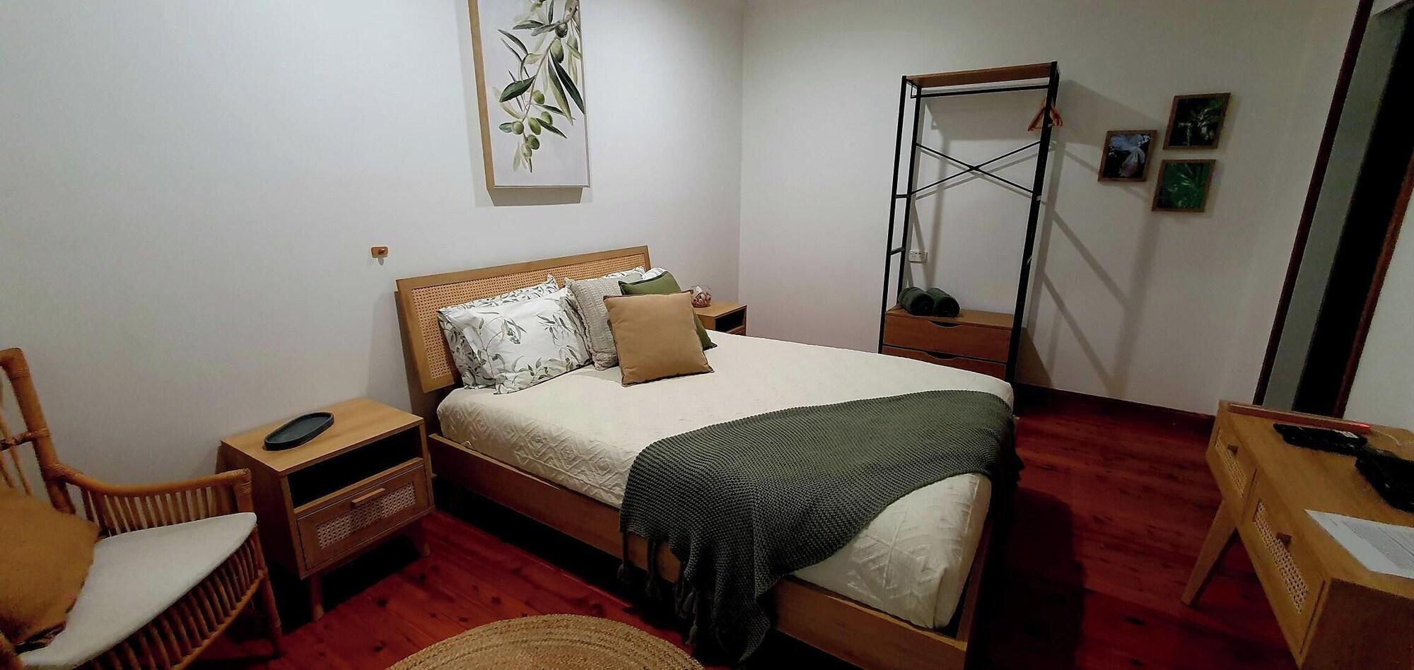 Varios Paperbark Retreat