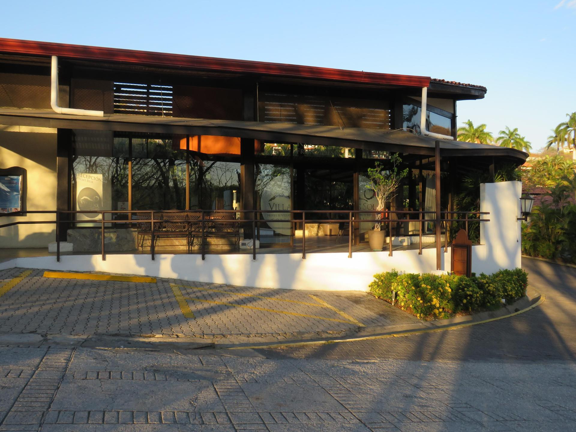 Vista Lobby Villas Sol Beach Resort