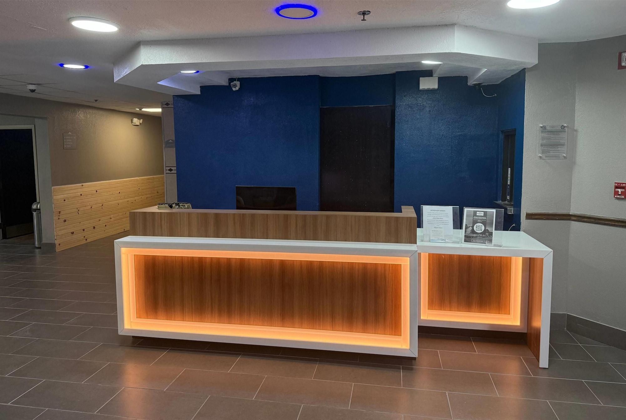 Vista Lobby Microtel Inn by Wyndham Atlanta Airport