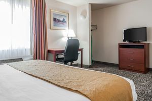 Alojamiento - Comfort Inn & Suites Pueblo