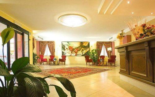 Vista Lobby La Madonnina