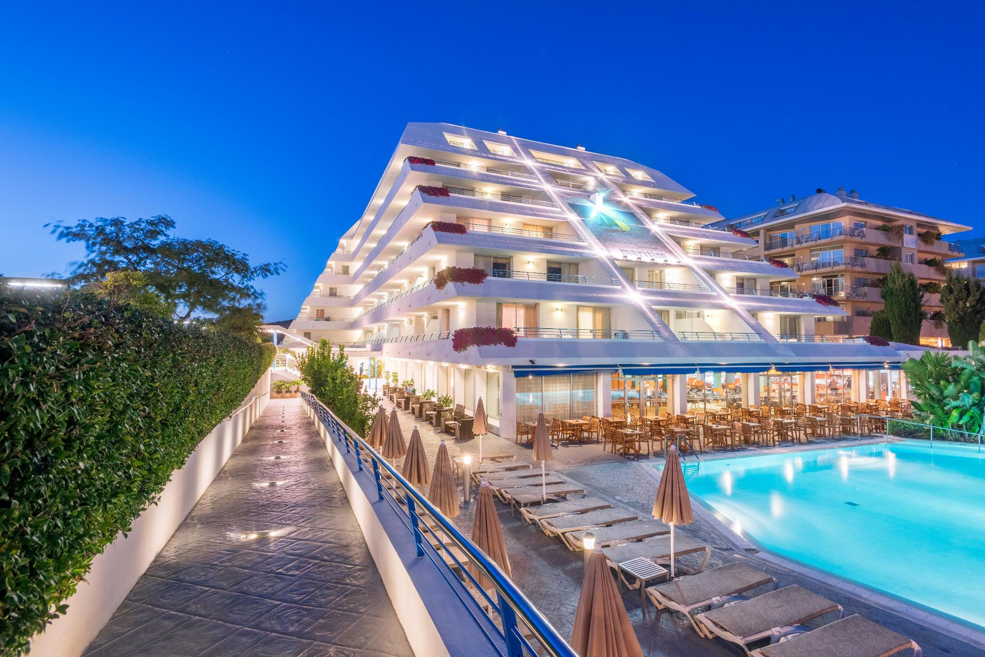 Vista Exterior Hotel Montemar Maritim