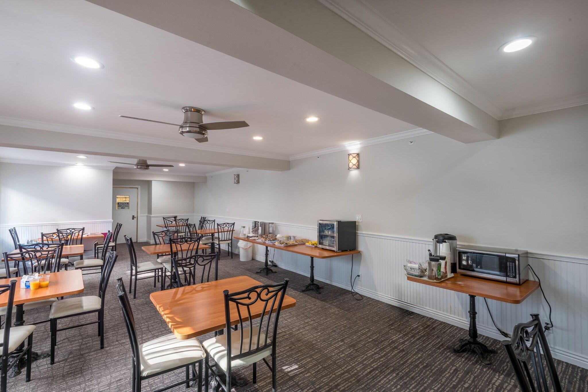 Restaurant Wilshire Crest