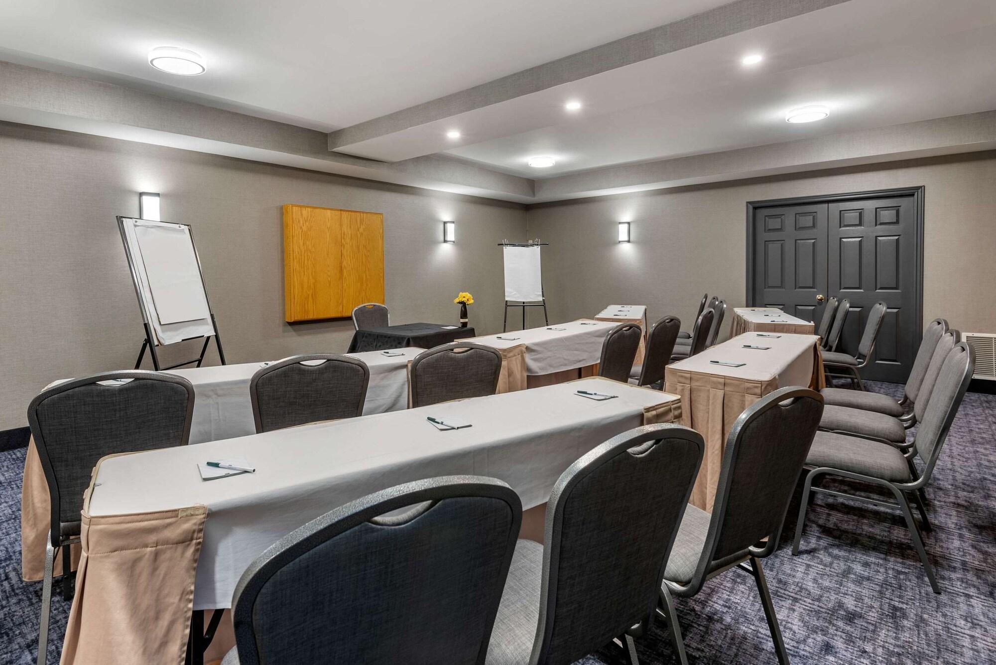 Sala de Reuniones Quality Inn & Suites