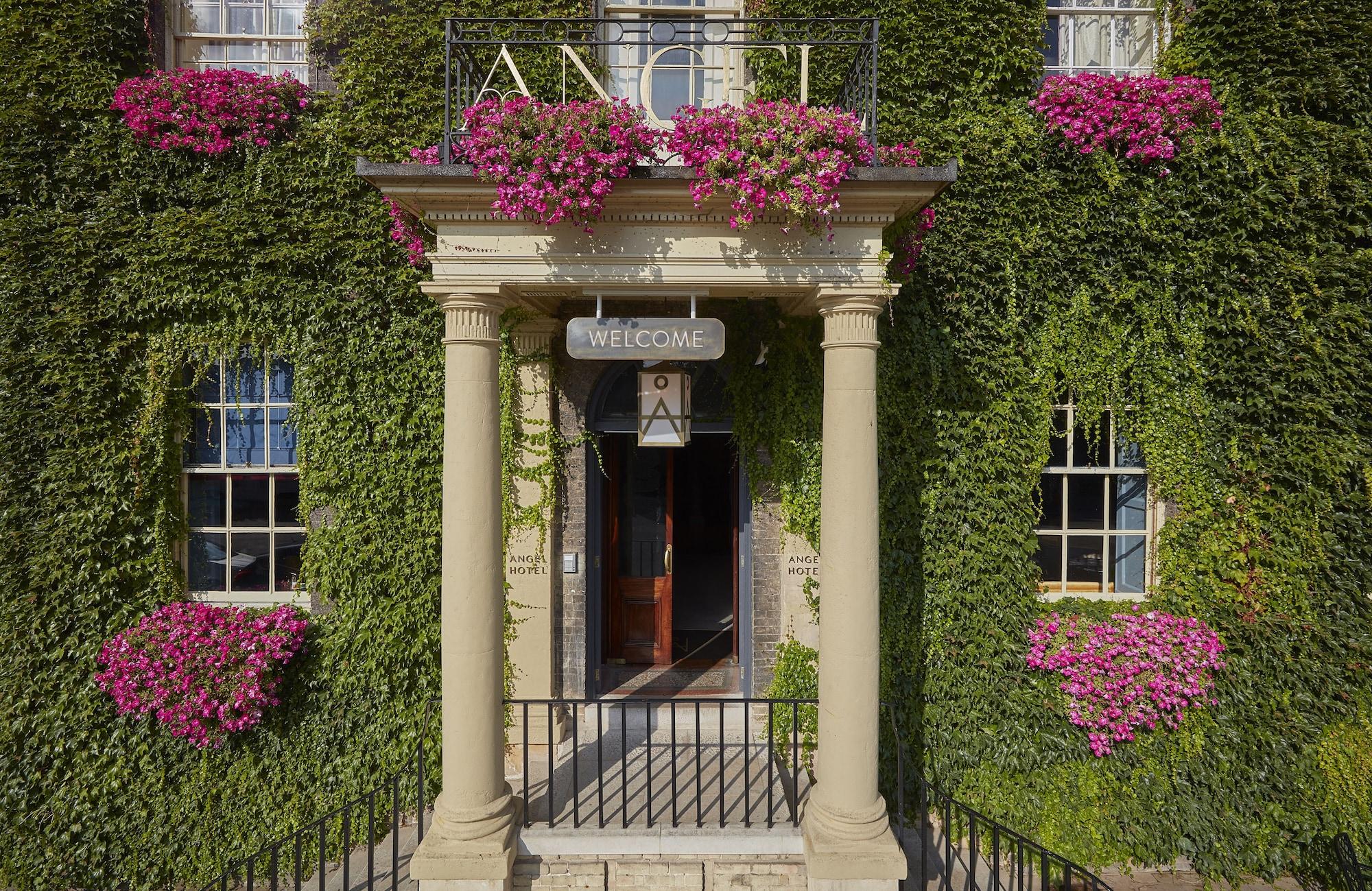 Vista Exterior The Angel Hotel