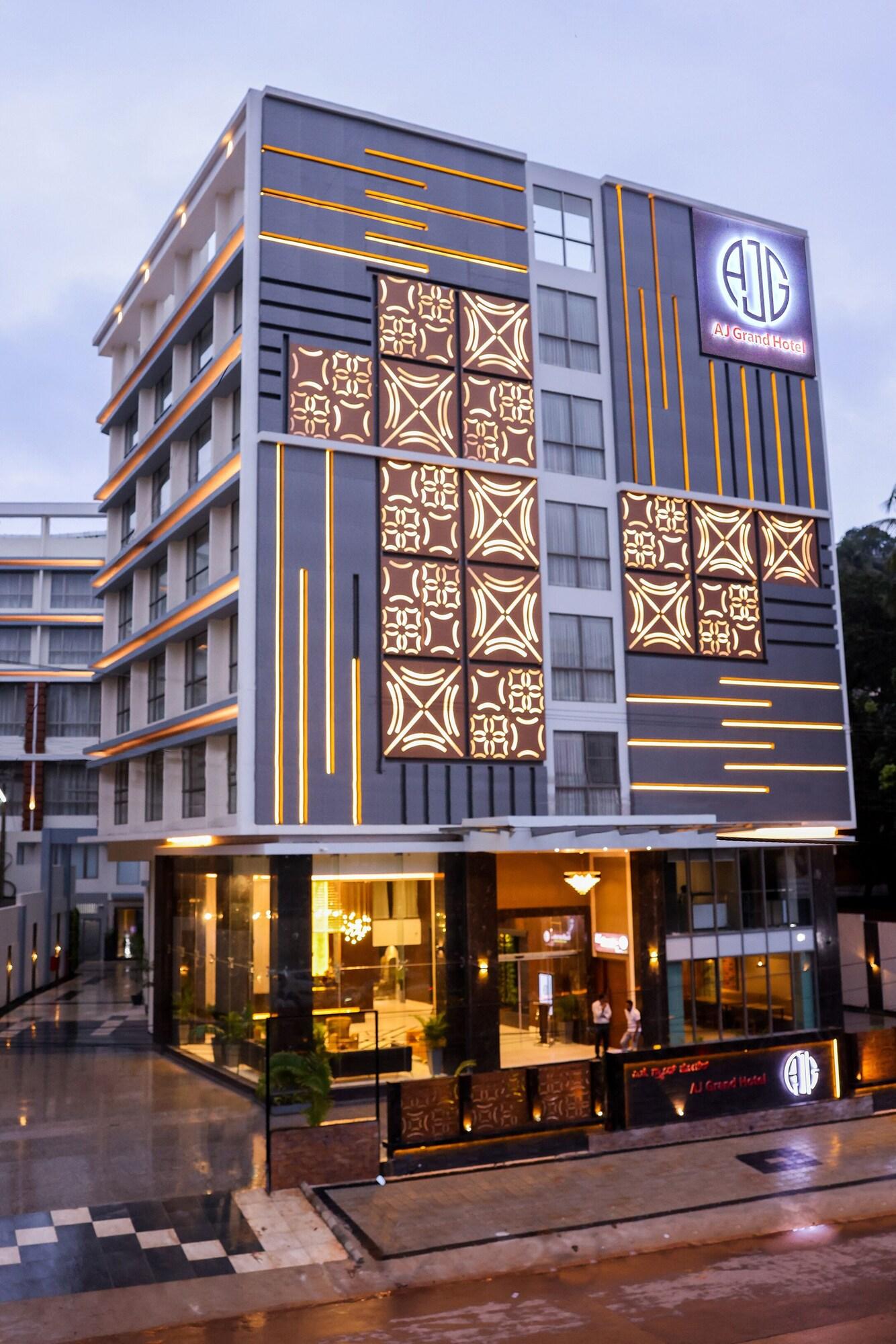 Vista Exterior AJ Grand Hotel