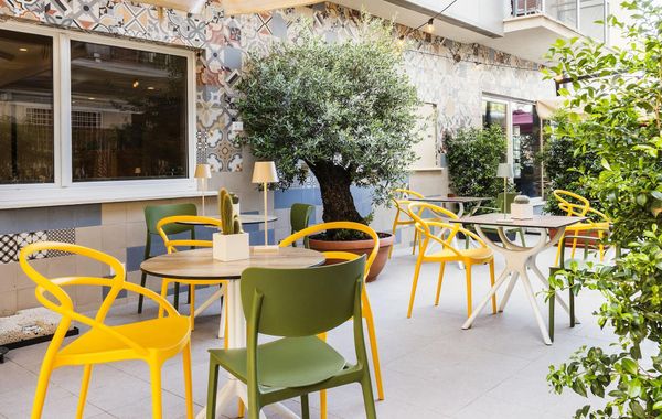 Adesso Hotel