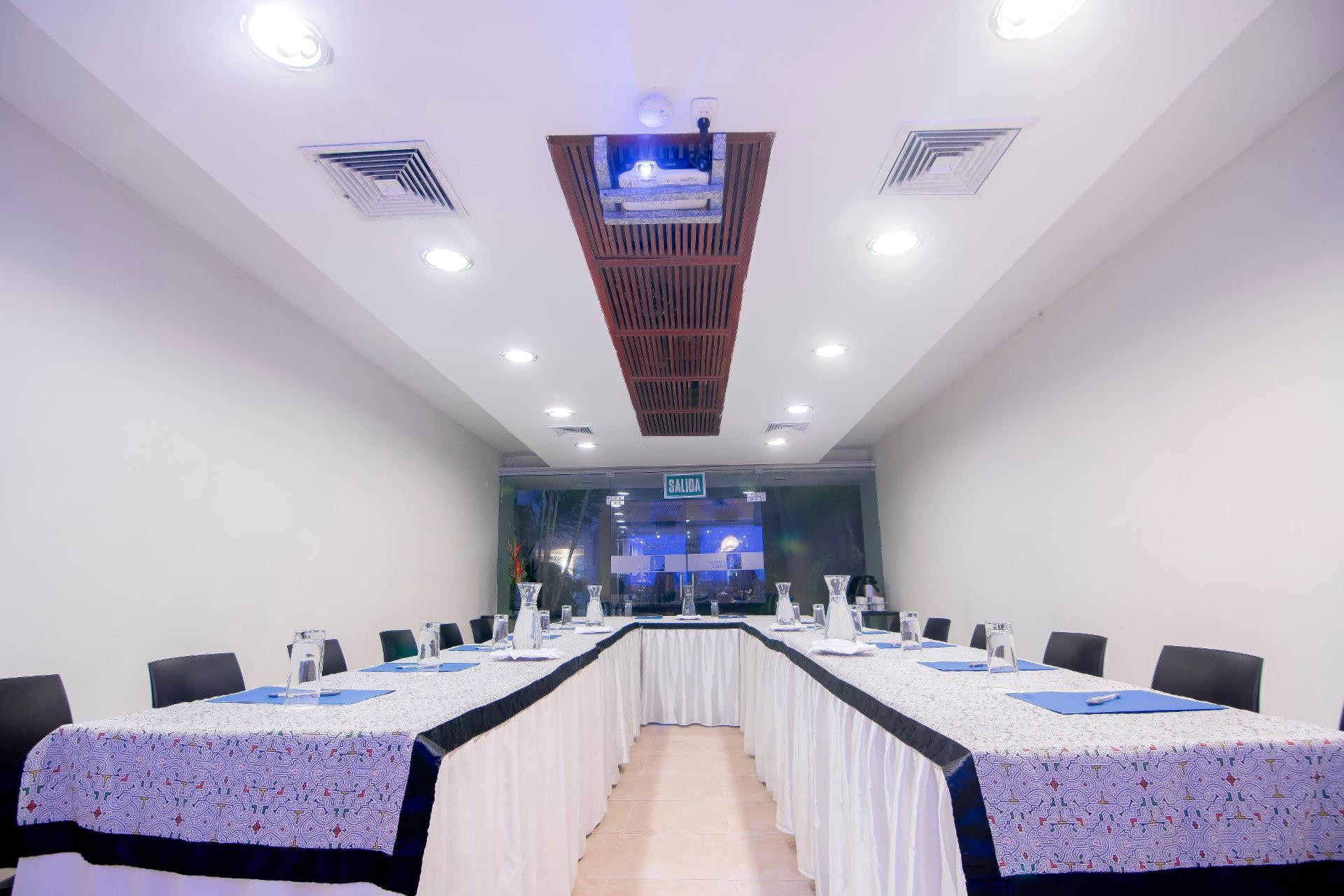 Sala de Reuniones El Dorado Classic Hotel