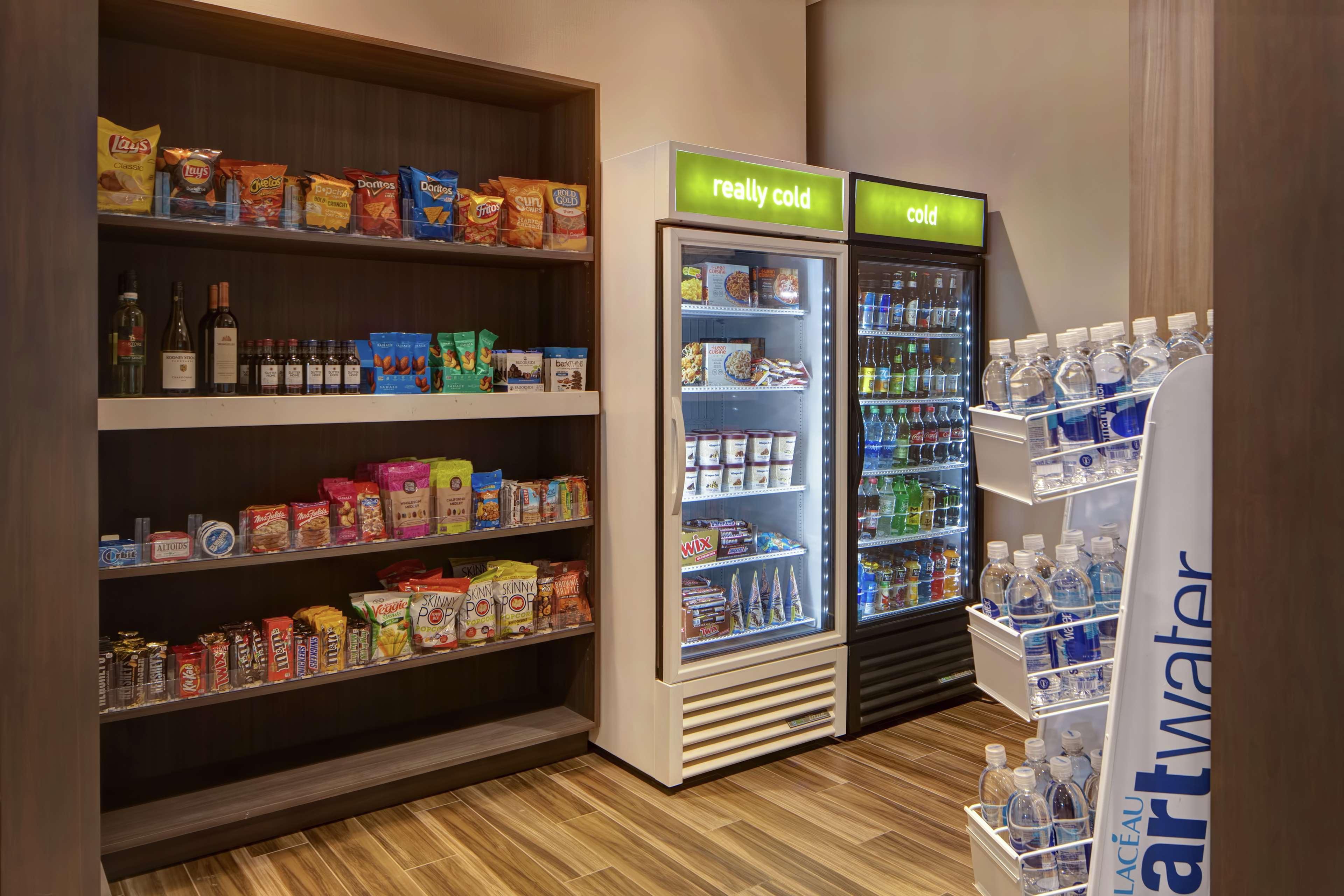 Restaurant Home2 Suites by Hilton Charlotte Uptown, NC