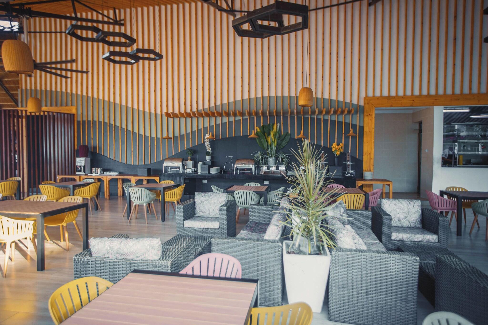 Restaurant Giraffe Beach Hotel