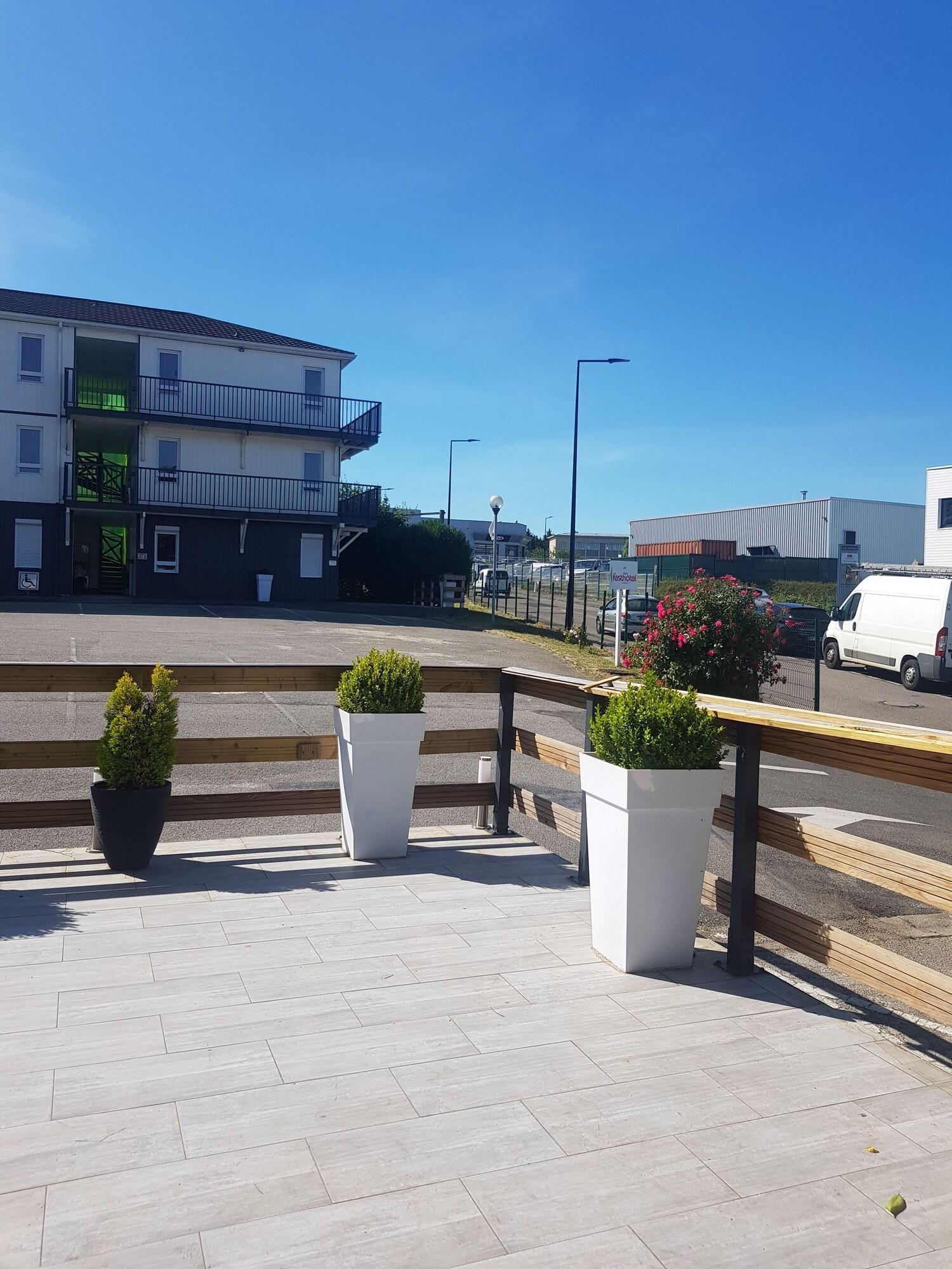 Vista Exterior Kyriad Direct Rouen Nord Barentin