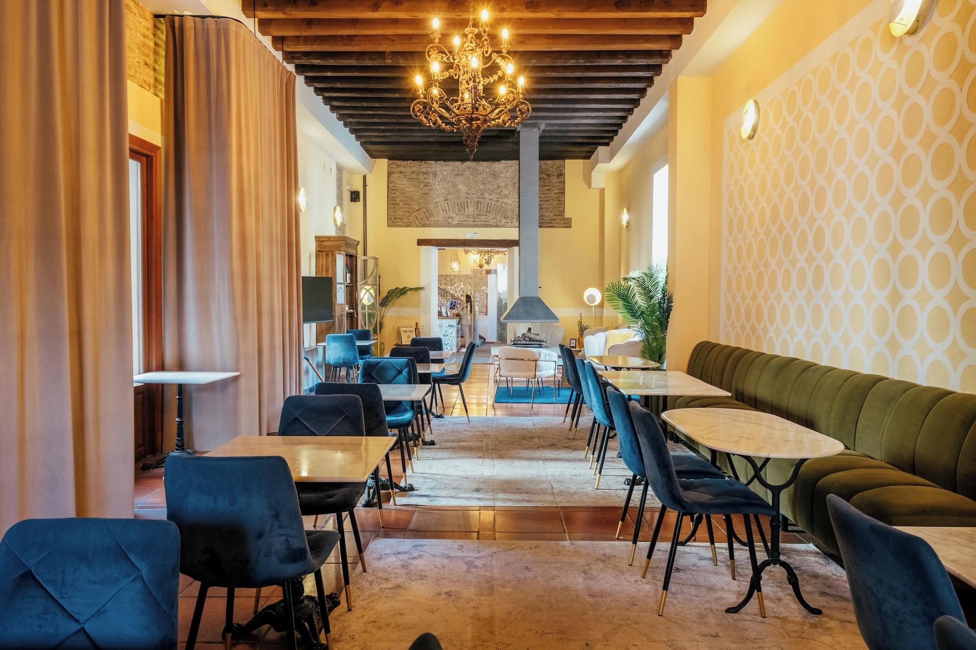 Bar/Salón Hotel Cetina Palacio Ayala Berganza.