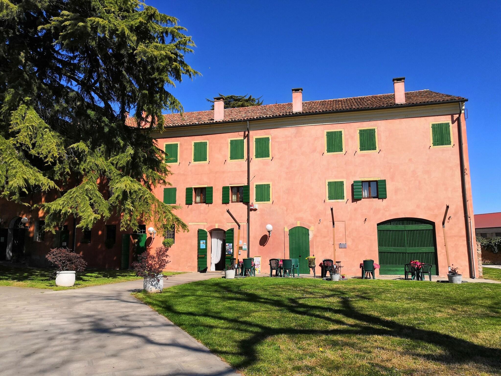 Vista Exterior Hotel La Corte