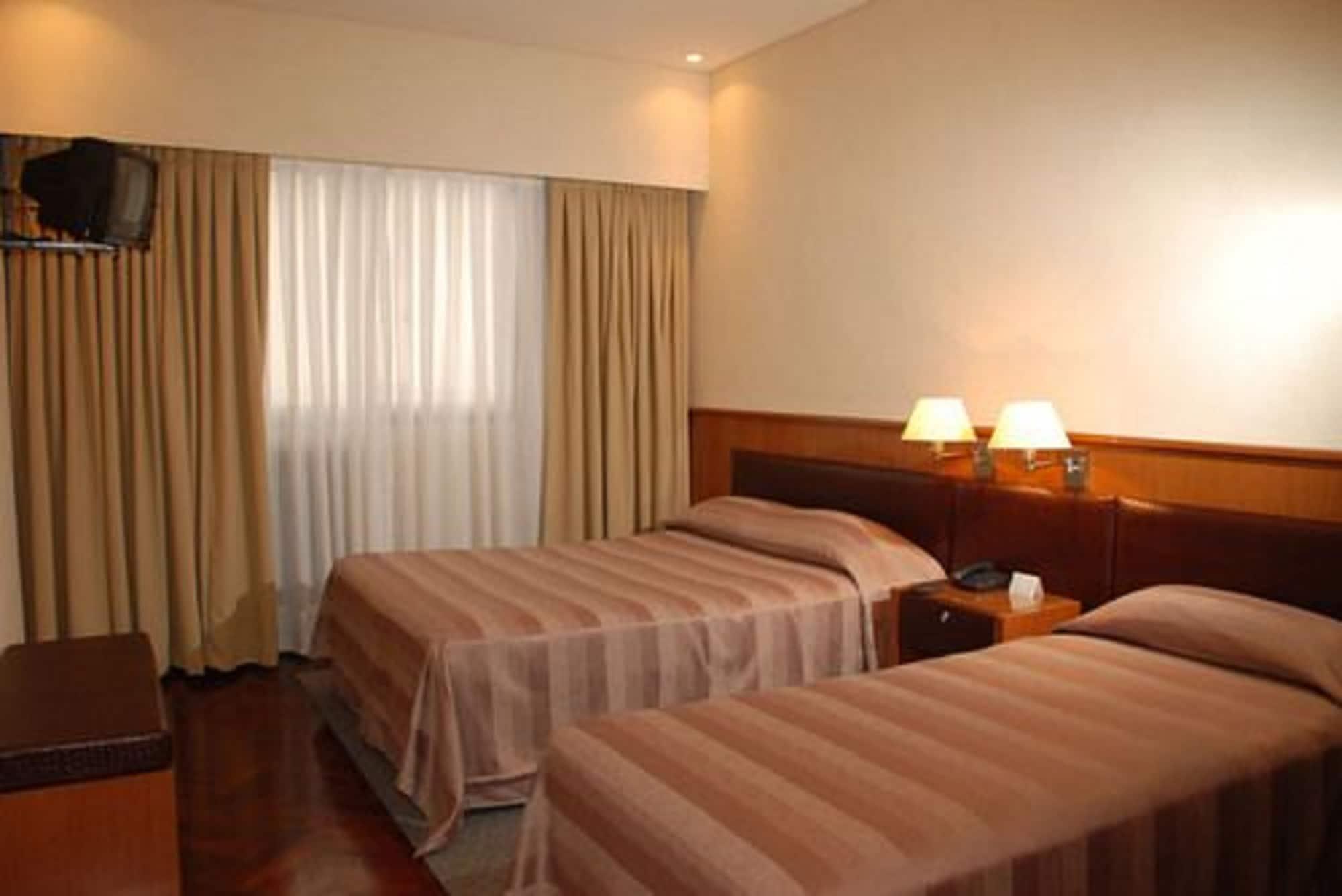 Varios Hotel Napoleon