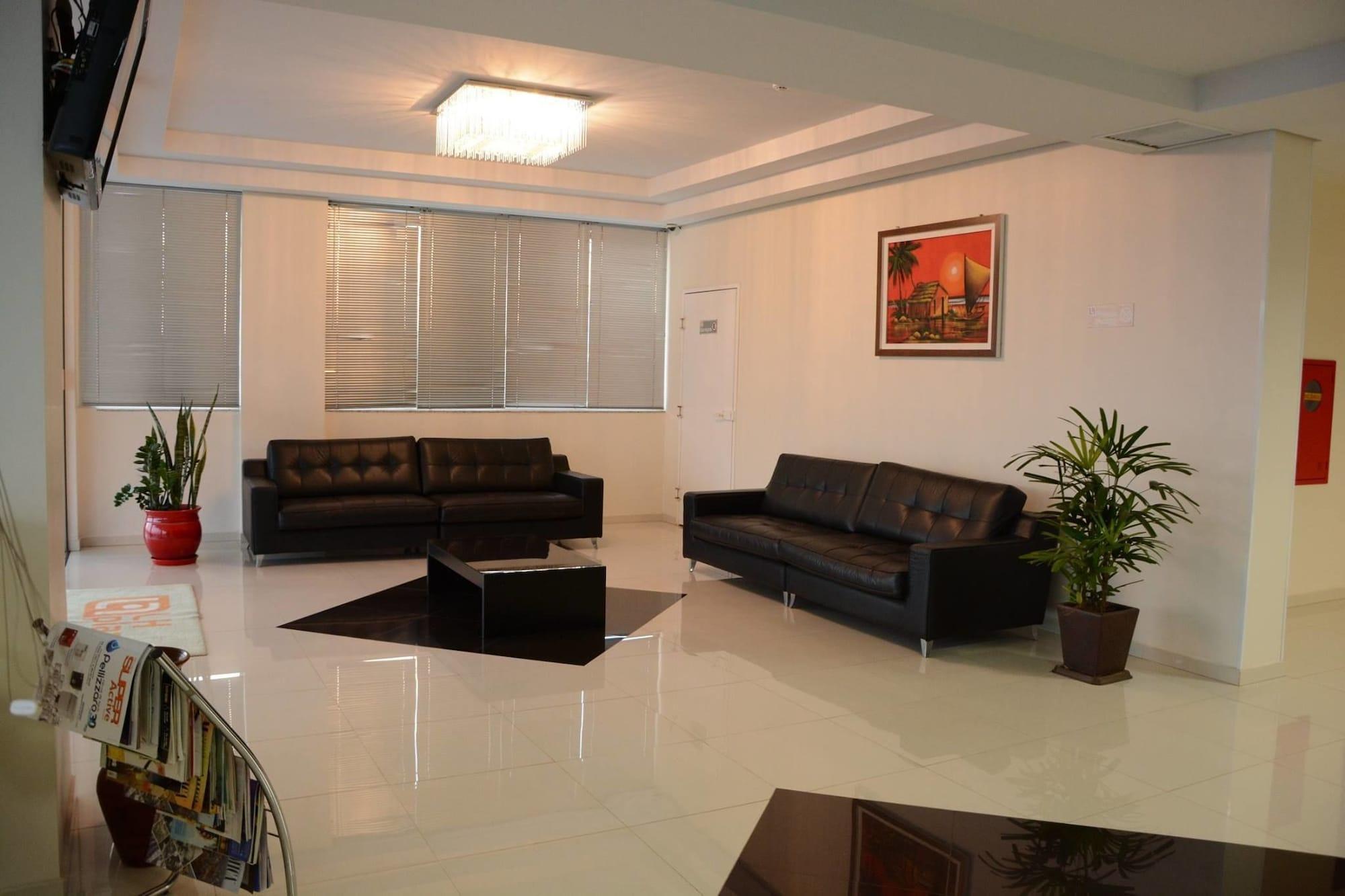 Vista Lobby LH Plaza Hotel