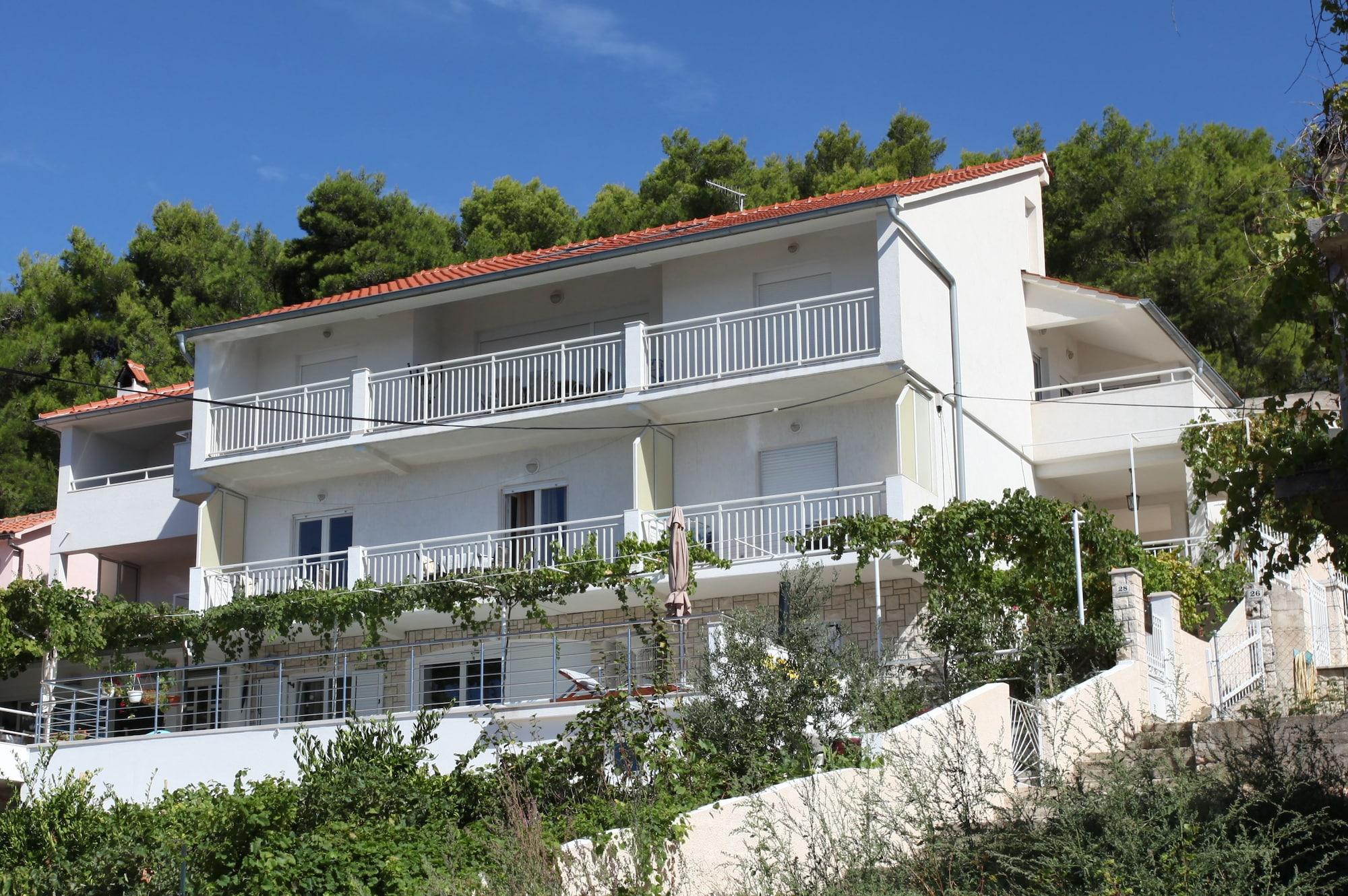 Vista Exterior J & B Holiday House