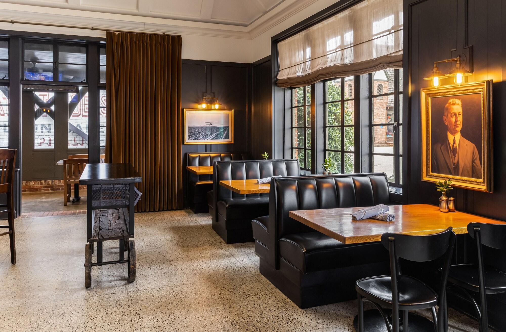 Restaurant The Louis Hotel