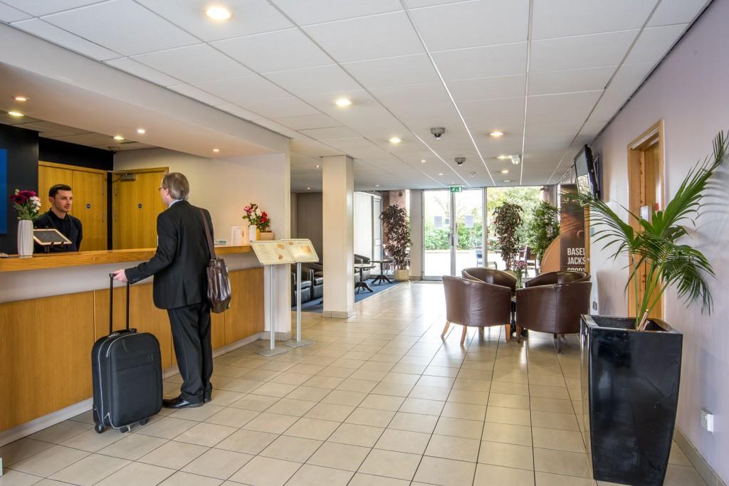 Vista Lobby Metro Inns Walsall