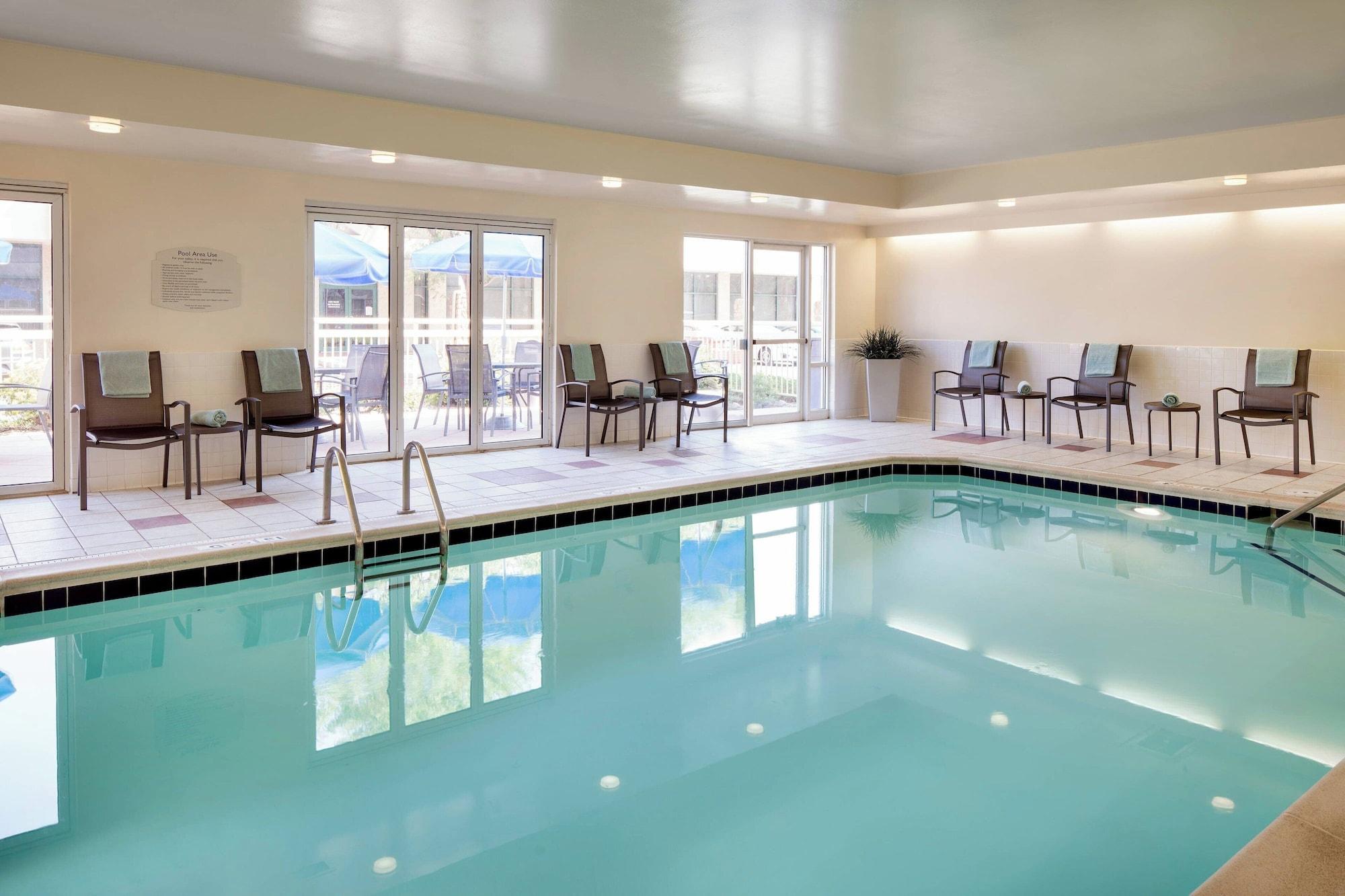 Vista Piscina Fairfield Inn & Suites by Marriott Fort Collins/Loveland