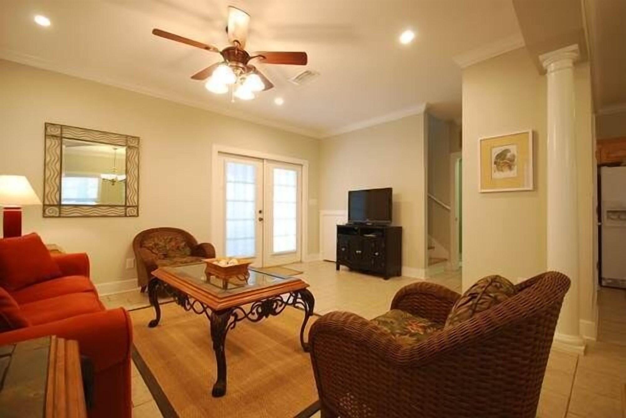 Equipamiento de Habitación Purple Parrot Village