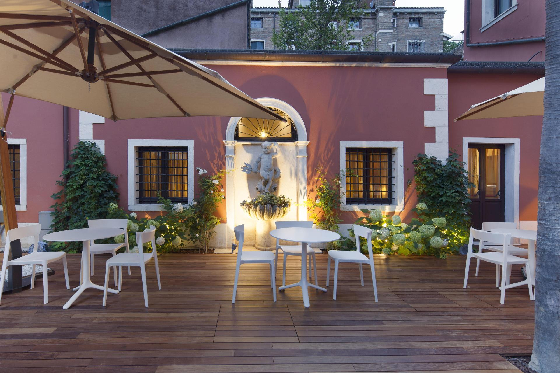 Varios Venezia Palazzo Barocci