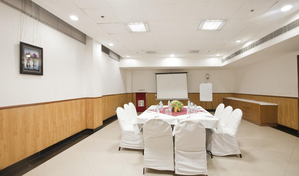 Sala de Reuniones Hotel Chirag Residency