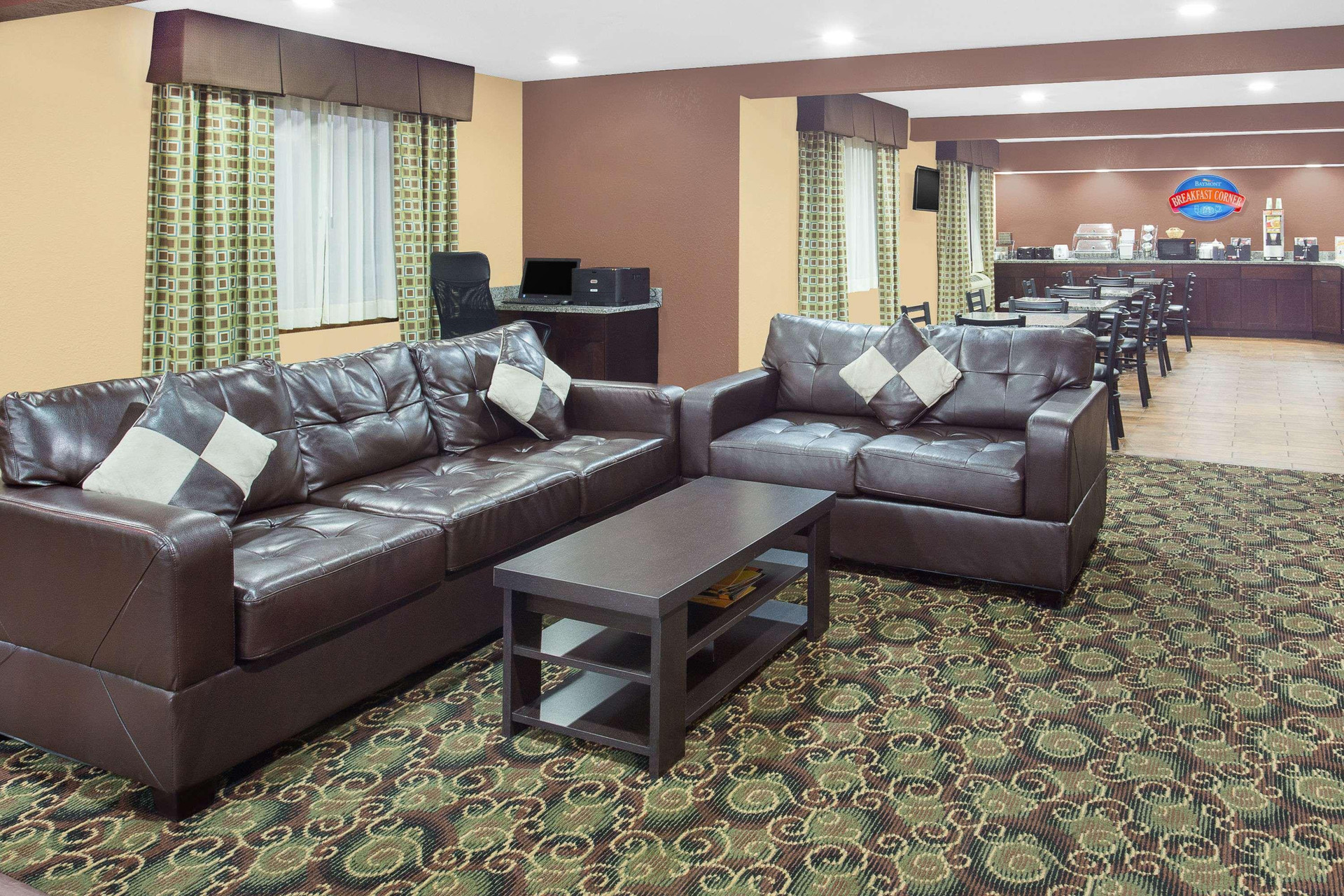 Vista Lobby Baymont by Wyndham Holland