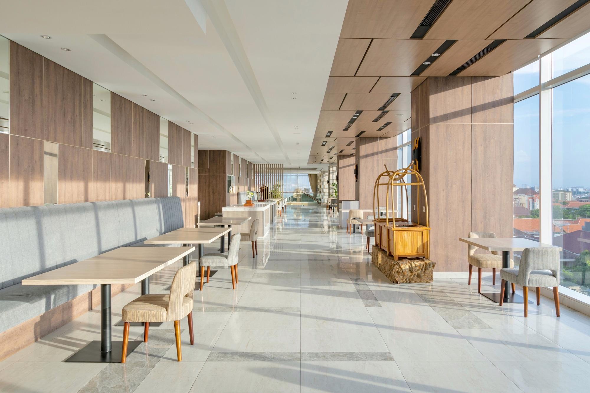 Restaurant Oakwood Hotel & Residence Surabaya