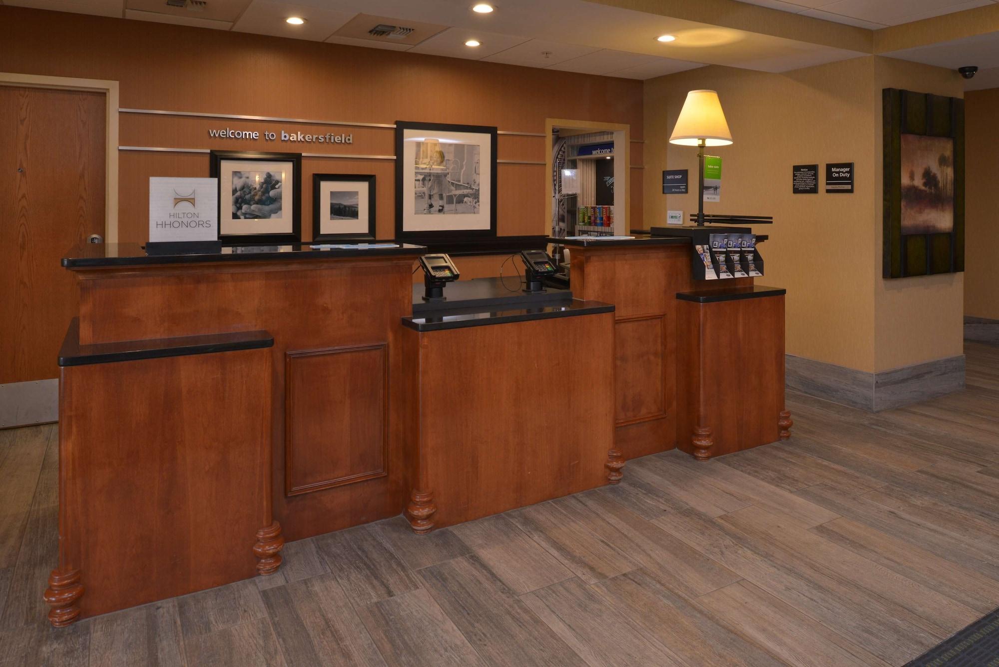 Vista Lobby Hampton Inn & Suites Bakersfield North-Airport