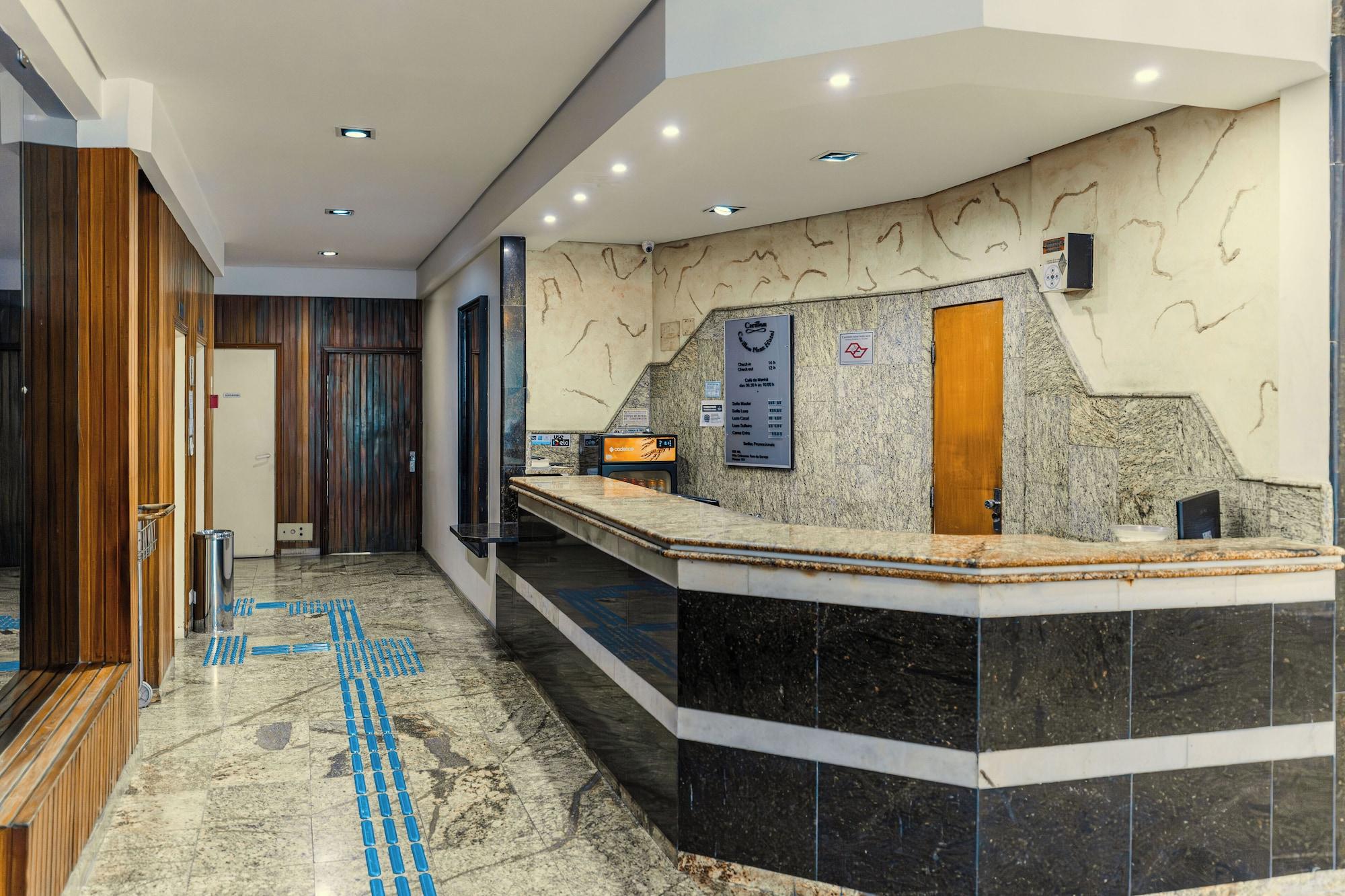 Vista Lobby Carillon Plaza Hotel