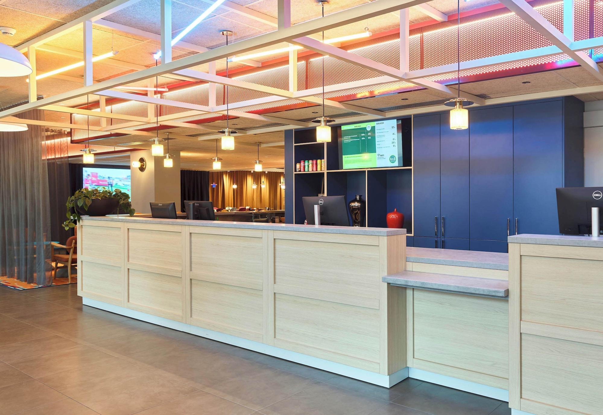 Vista Lobby B&B HOTEL Paris 17 Batignolles