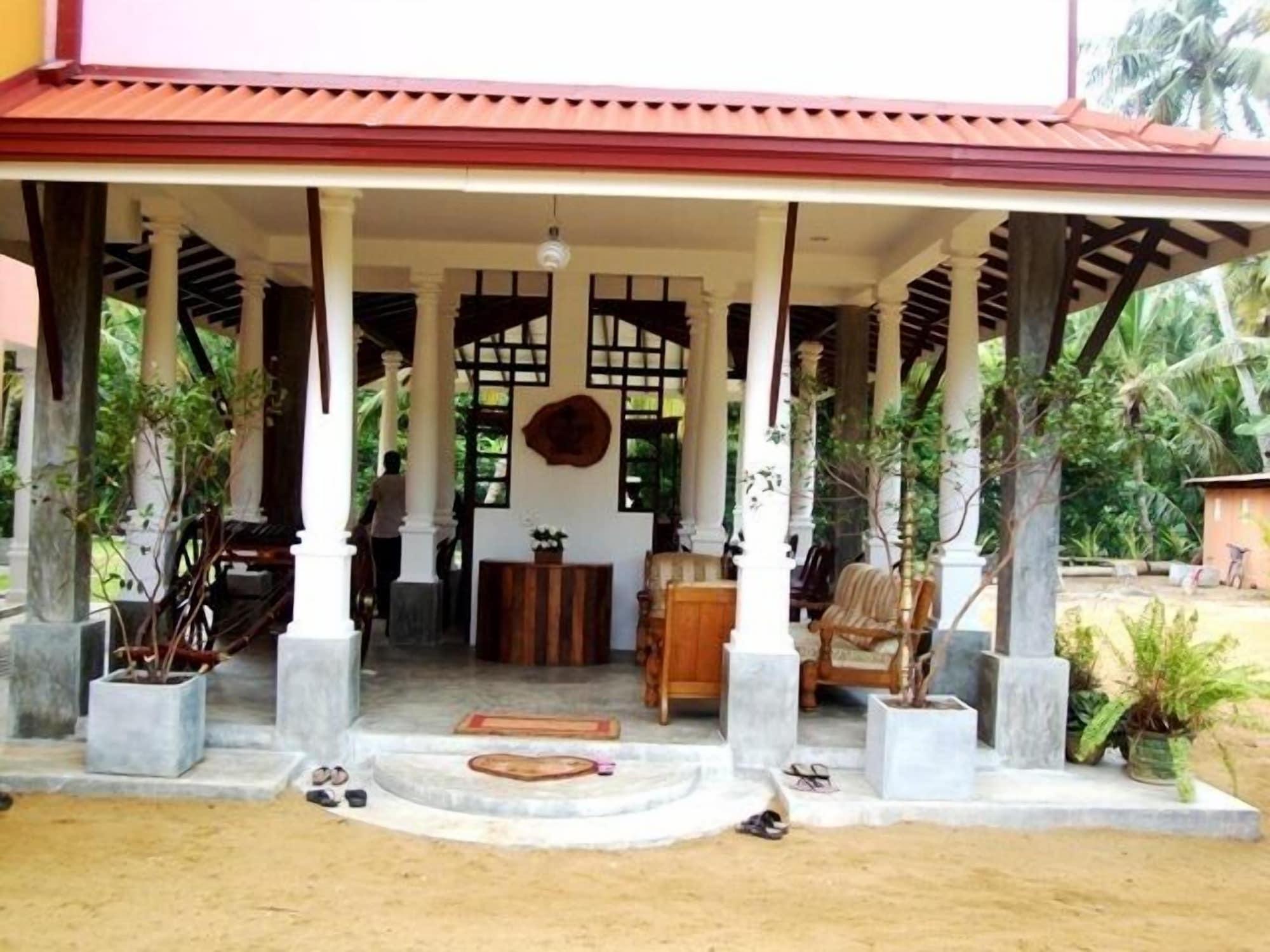 Vista Lobby Riverside Cabanas