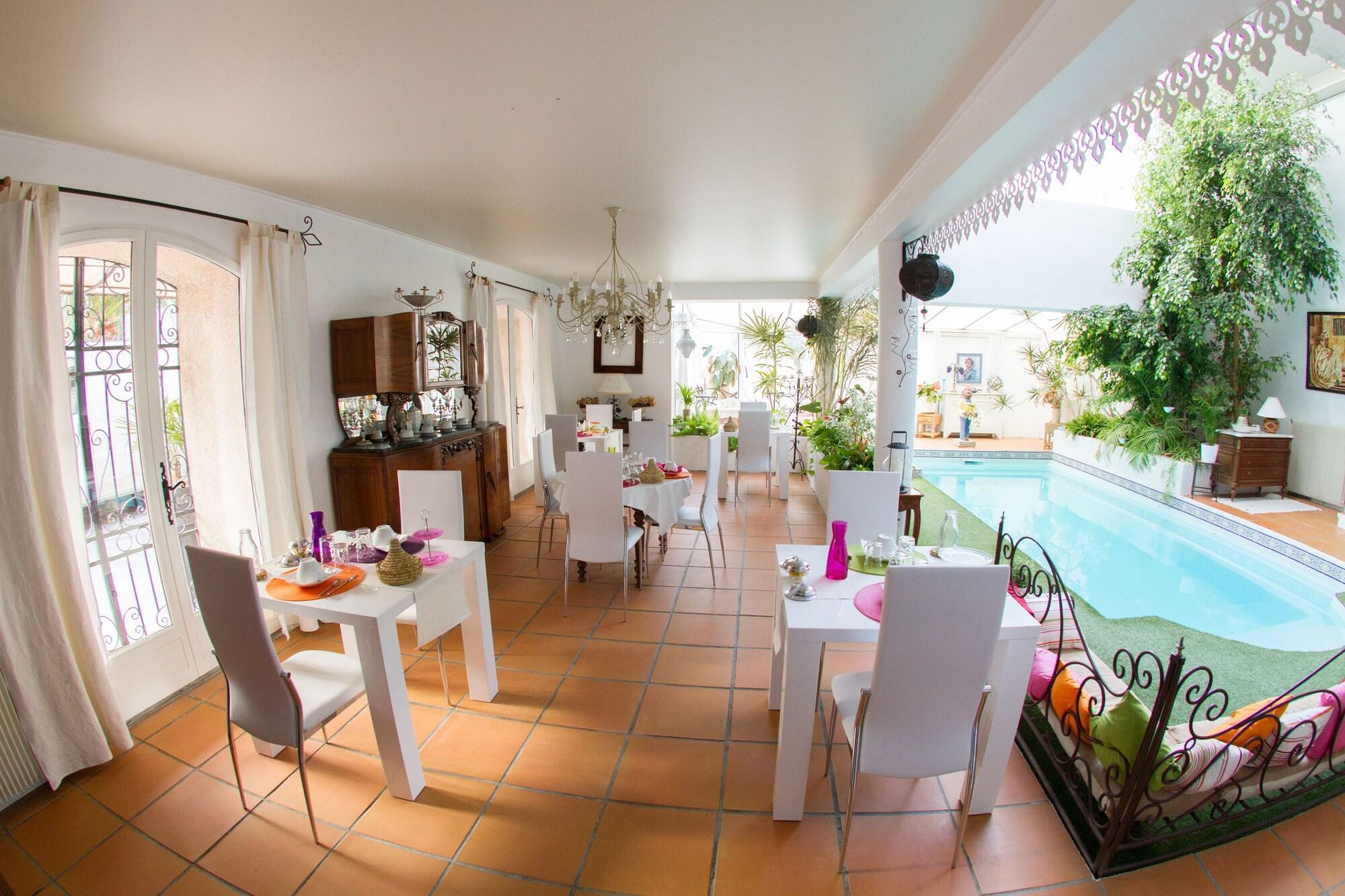 Varios Villa Ambrosia