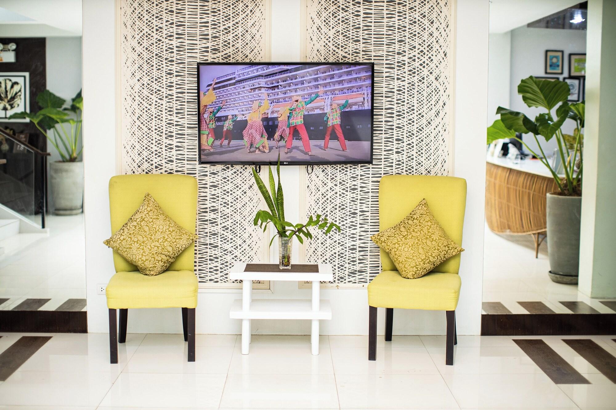 Vista Lobby Holiday Suites Business District (Empire Suites Hotel)