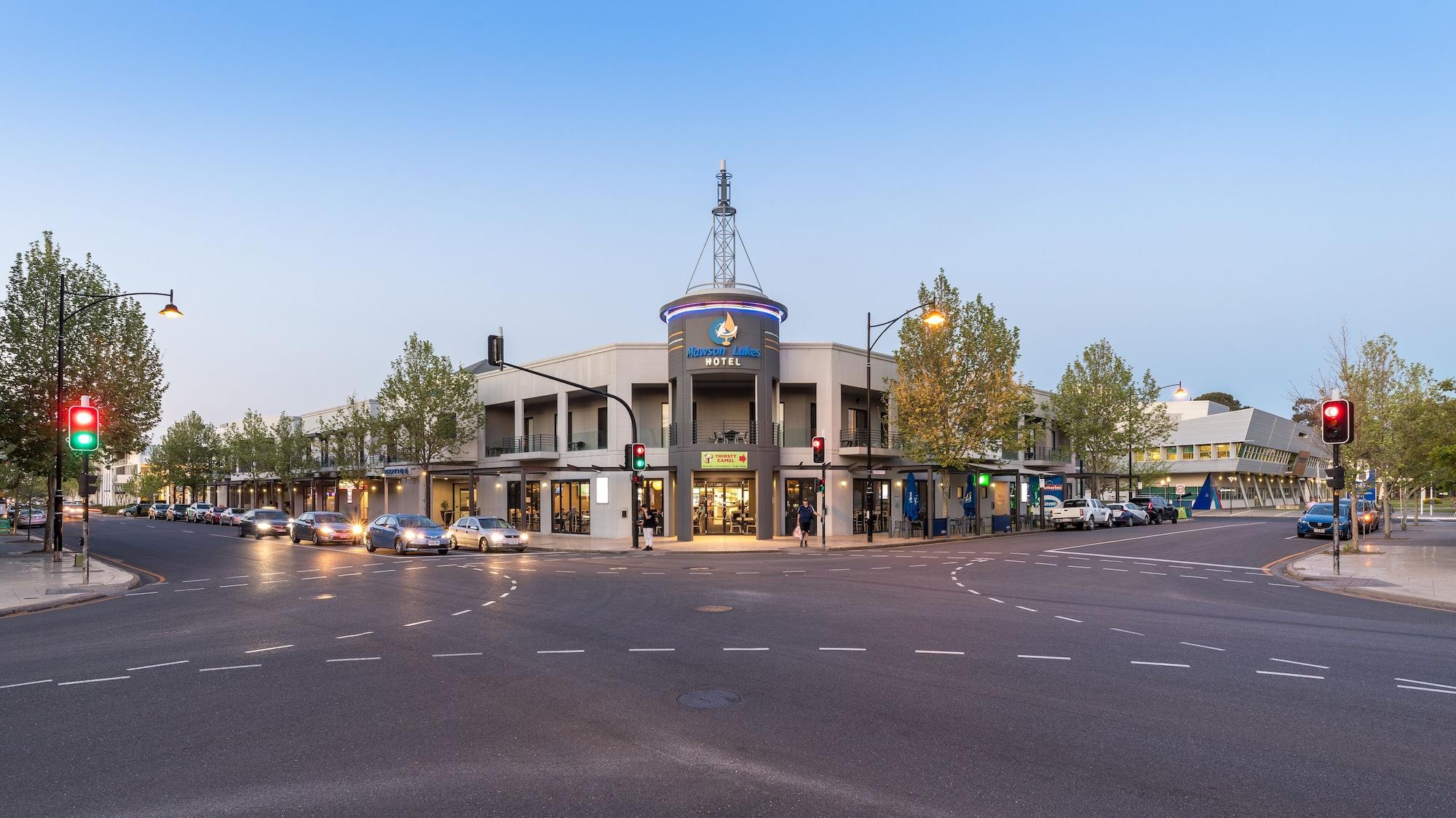 Vista Exterior Mawson Lakes Hotel & Function Centre