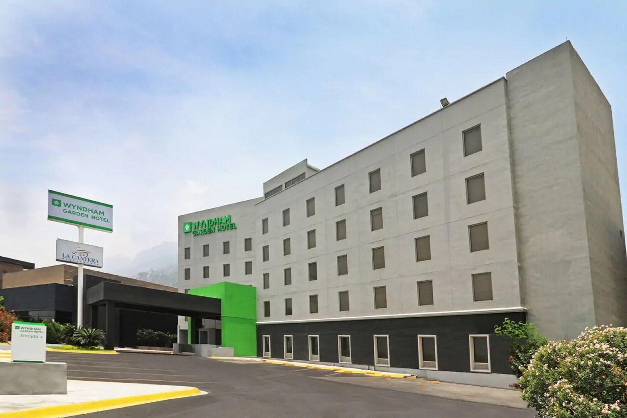 Vista Exterior Wyndham Garden Monterrey Valle Real