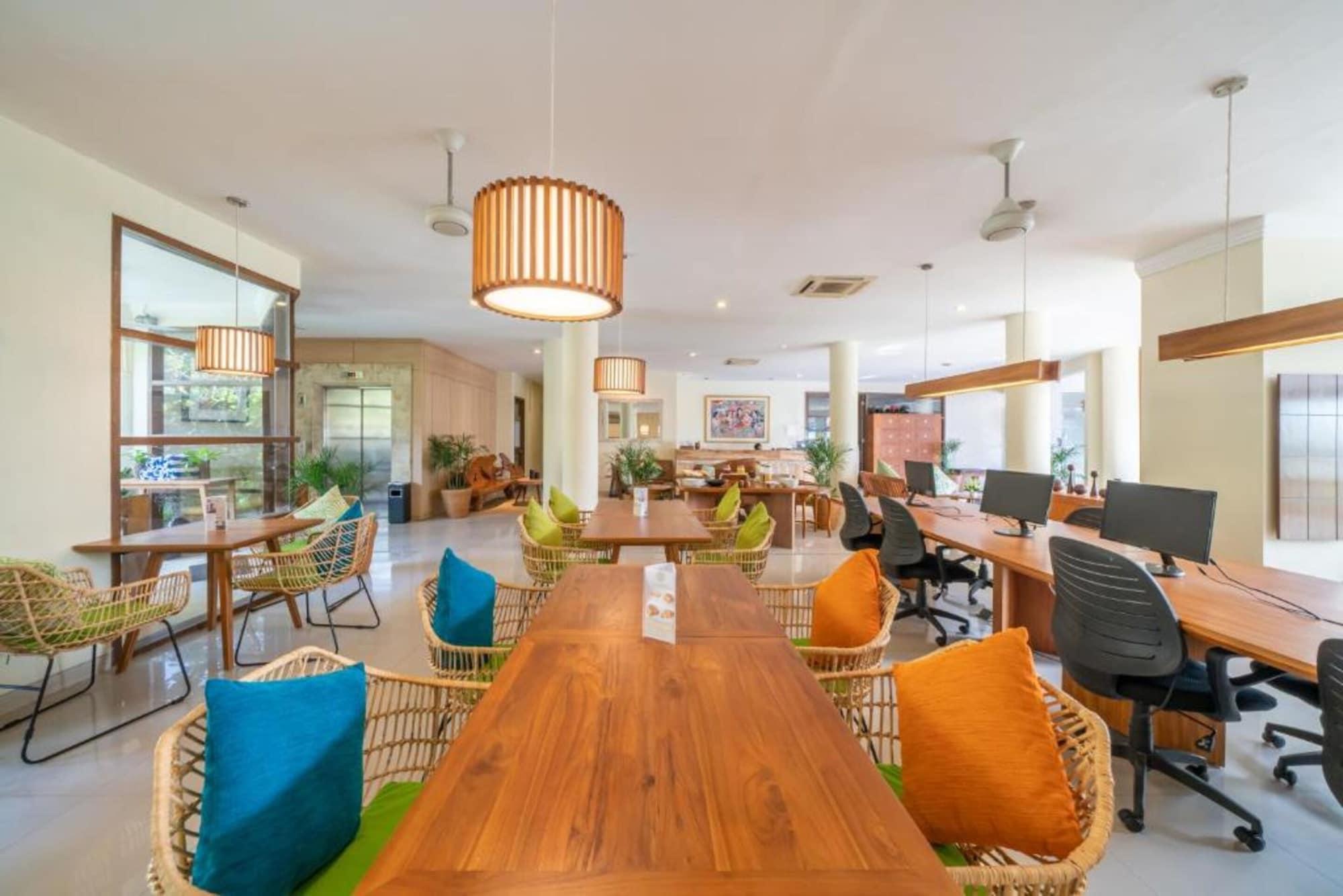 Restaurant Sara Residence By Nakula