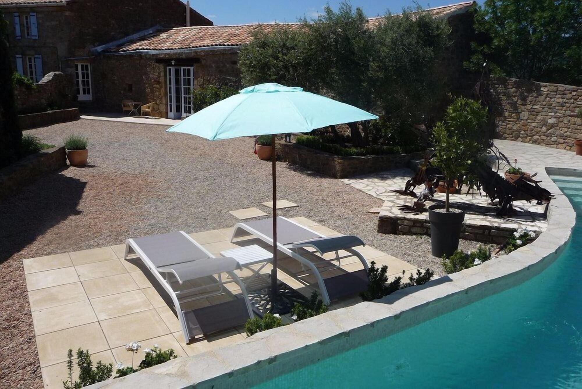 Vista Piscina Chateau d'Olmet Guesthouse