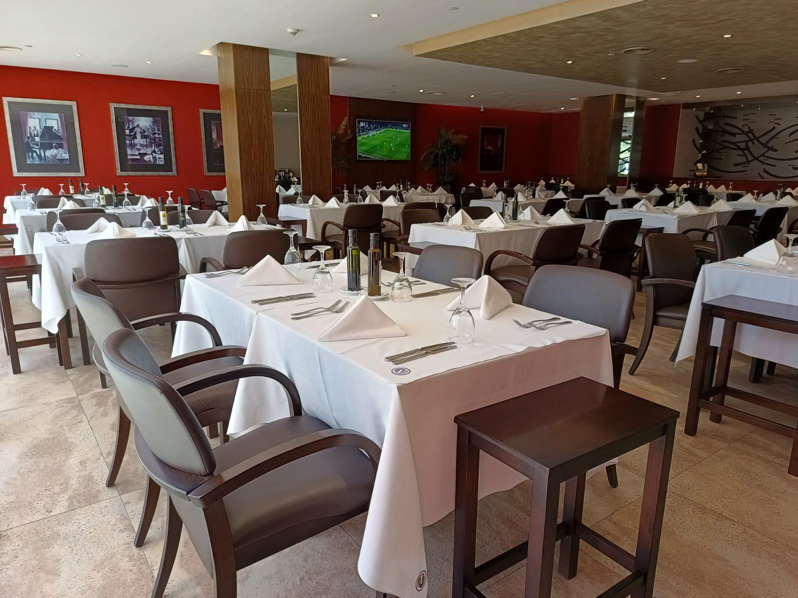 Área de desayuno Mac Royal Suites Chilecito