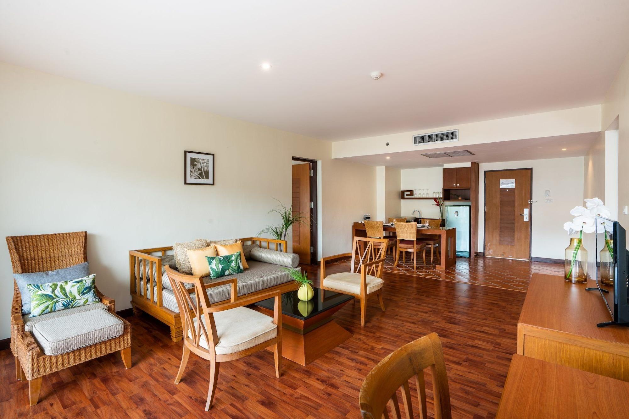 Habitación Naithonburi Beach Resort