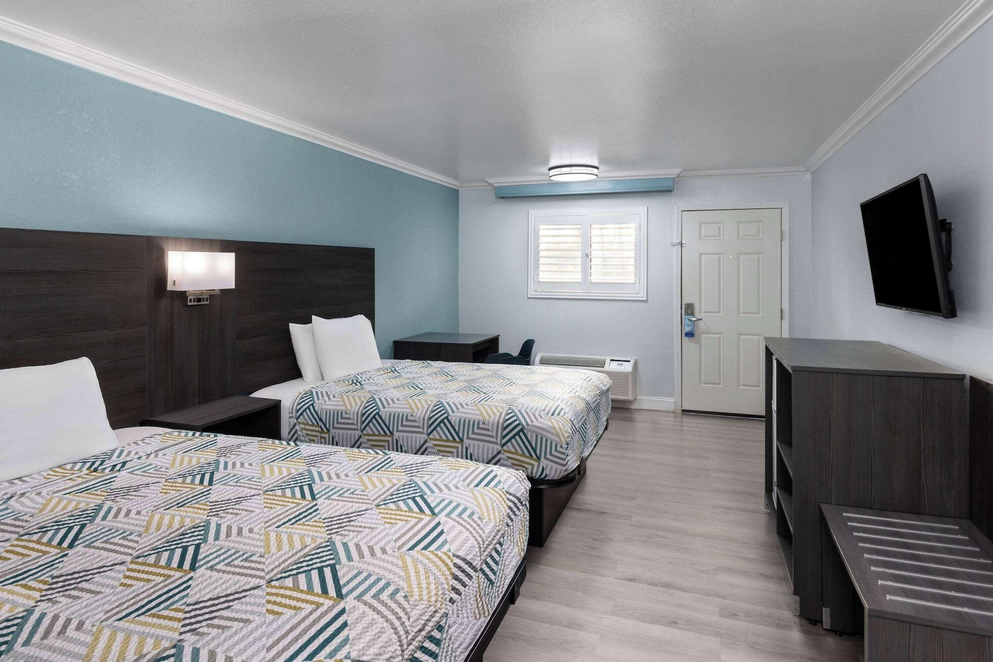 Habitación Travelodge by Wyndham Lemoore Near Naval Air Station