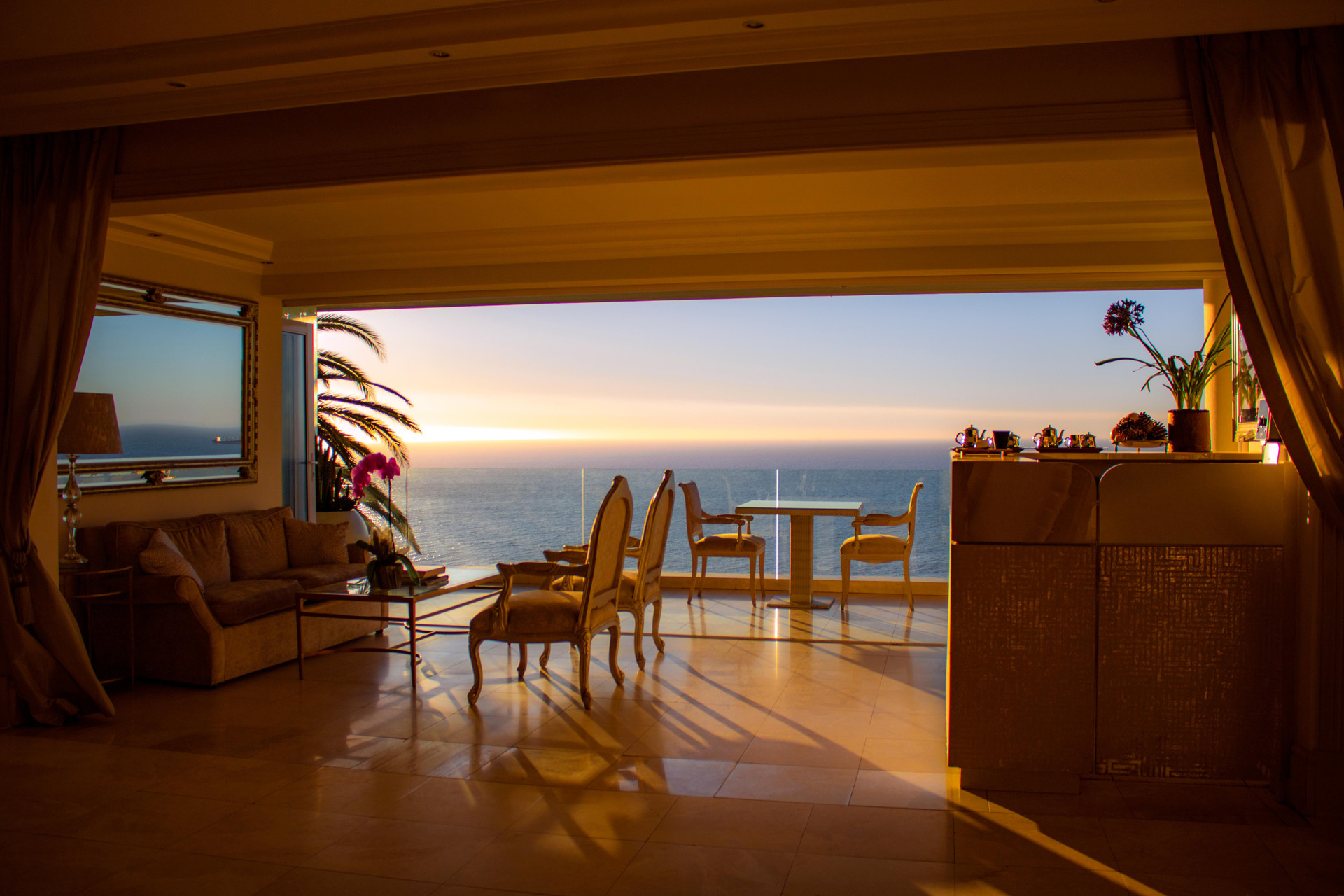 Vista Exterior The Clarendon - Bantry Bay