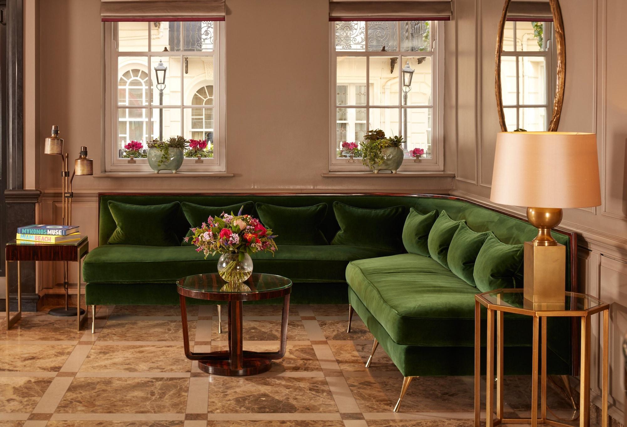 Vista Lobby Flemings Mayfair - Small Luxury Hotel of the World