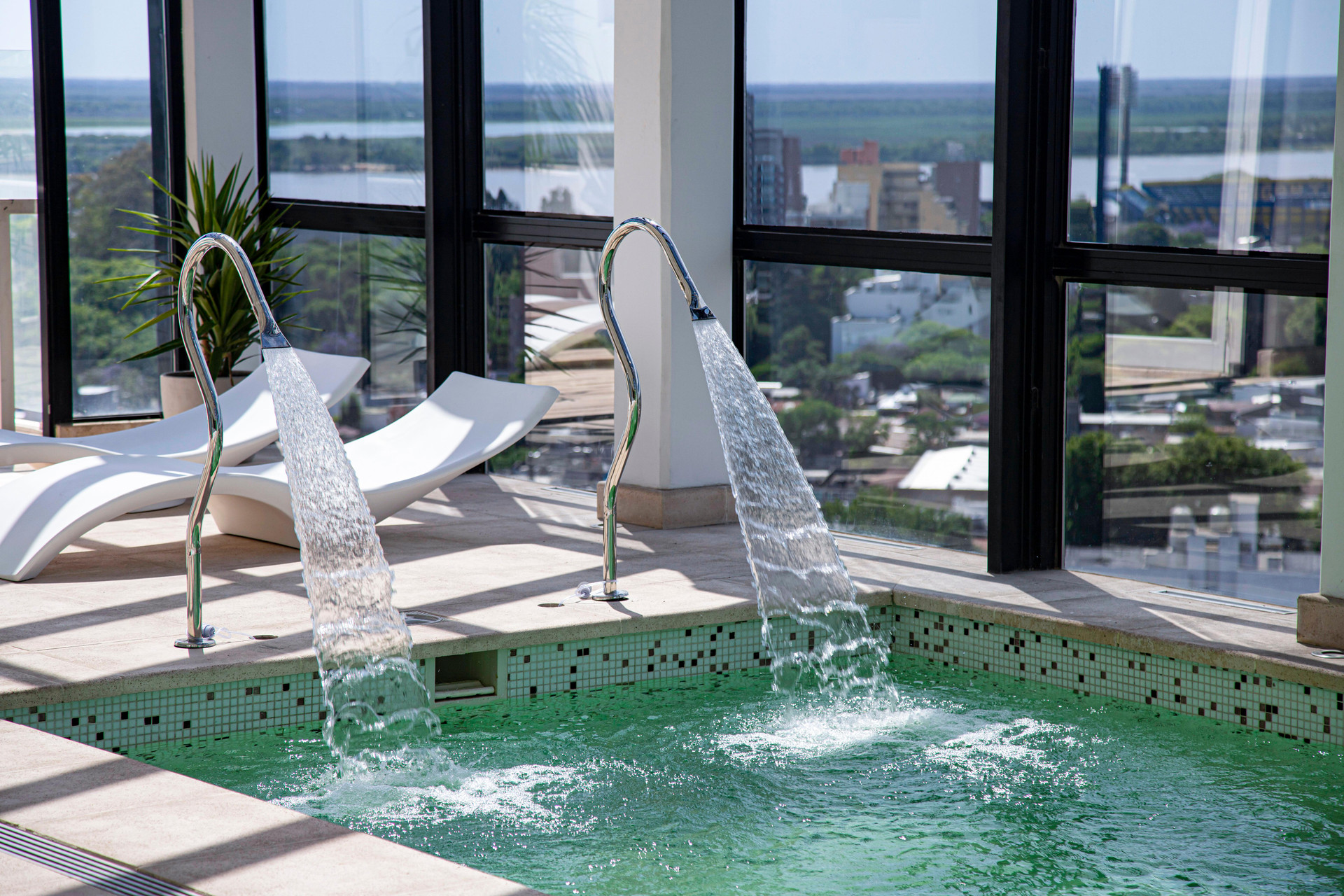 Vista Piscina Mercure Rosario