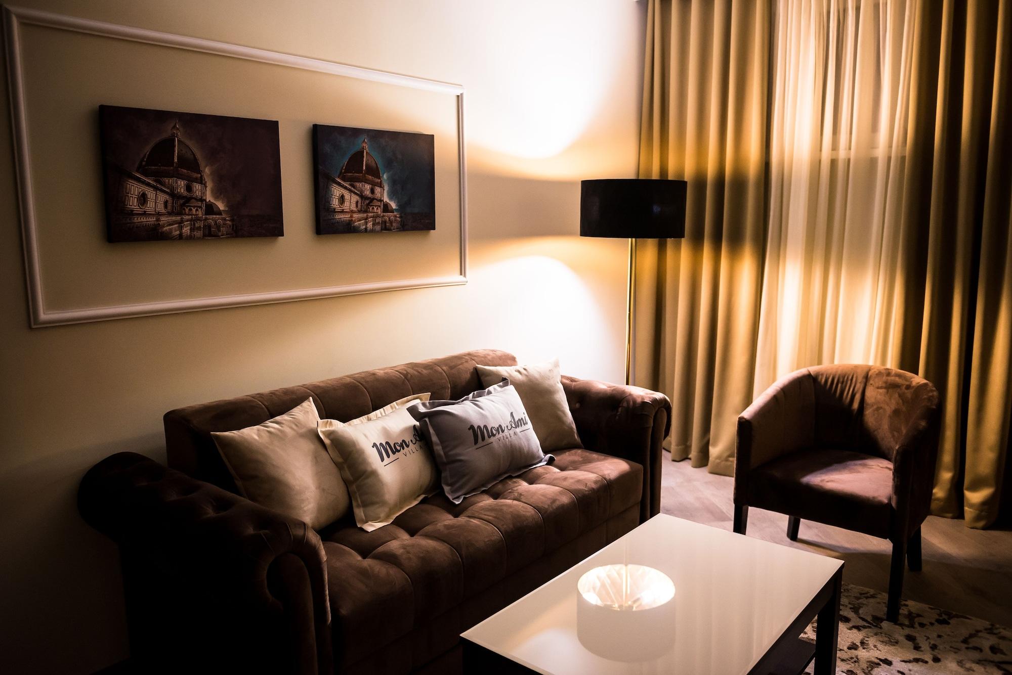 Varios Mon Ami Villa