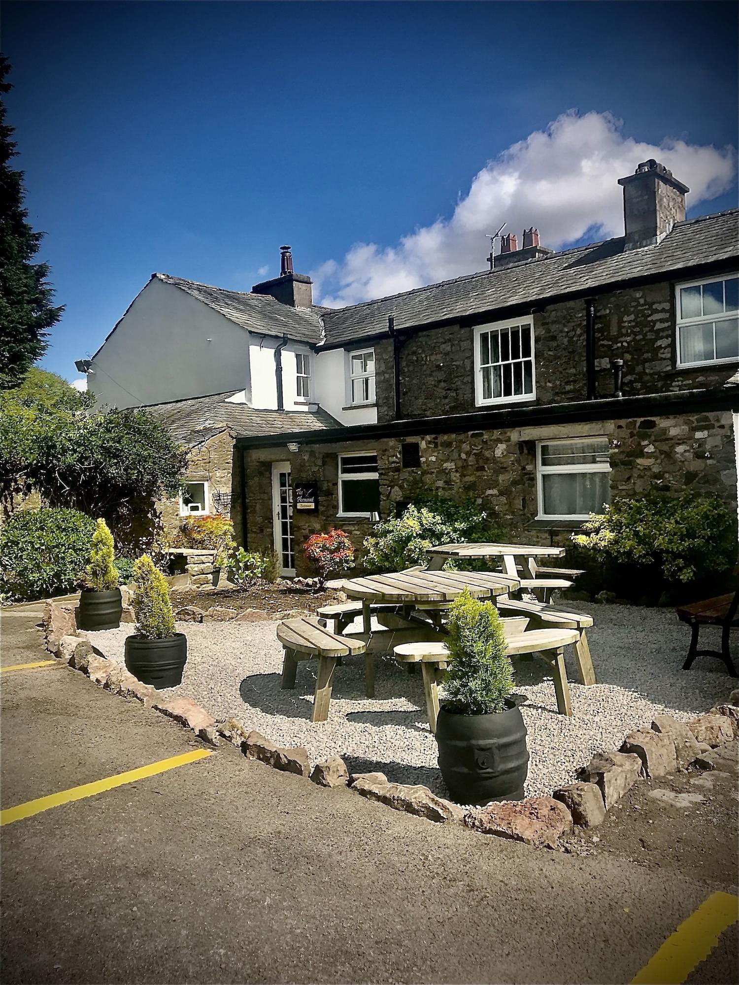 Vista Exterior Pheasant Inn