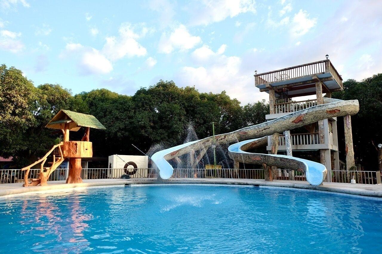 Varios Casa Virginia Resort